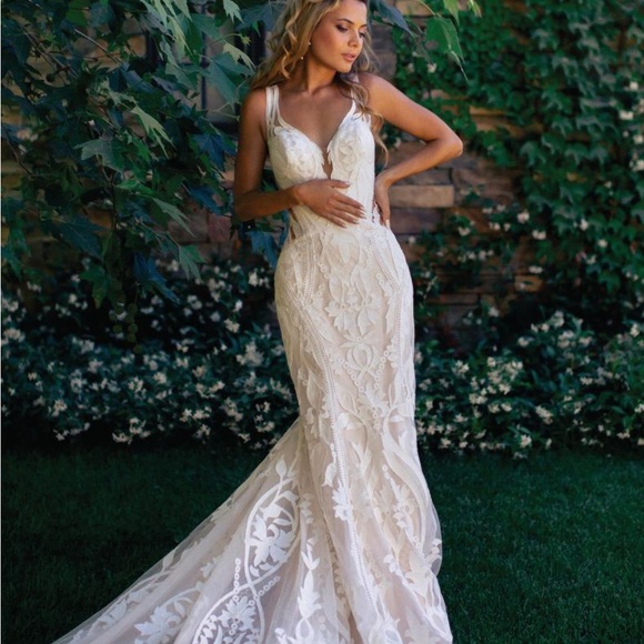 Everly Bride wedding dress size 8. New! - Picture 15 of 16